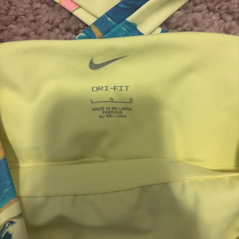 Nike Aurora Women's Cropped Marbled Tank. Size Large. MSRP $60. Athletic Running